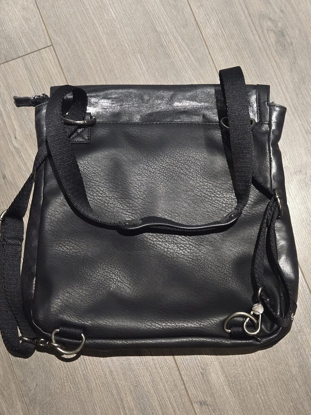 The Sak Ventura Black Soft Leather Convertible Backpack Crossbody EUC Pristine